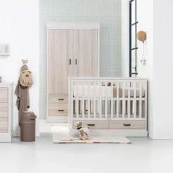 Kidsmill Newport Babykamer Incl. Zwarte Grepen - Oatmeal / Eiken | Ledikant 60 x 120 cm + Commode