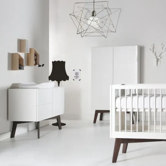 Kidsmill Sixties Babykamer Wit Mat / Walnoot | Bed 60 x 120 cm + Commode