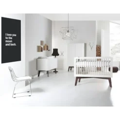 Kidsmill Sixties Babykamer Wit Mat / Walnoot | Bed 60 x 120 cm + Commode
