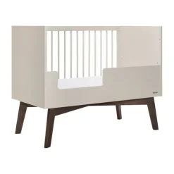 Kidsmill Sixties Babykamer Oatmeal / Walnoot | Bed 60 x 120 cm + Commode